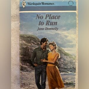 Vintage Harlequin Paperback Book No Place to Run Author Jane‎ Donnelly